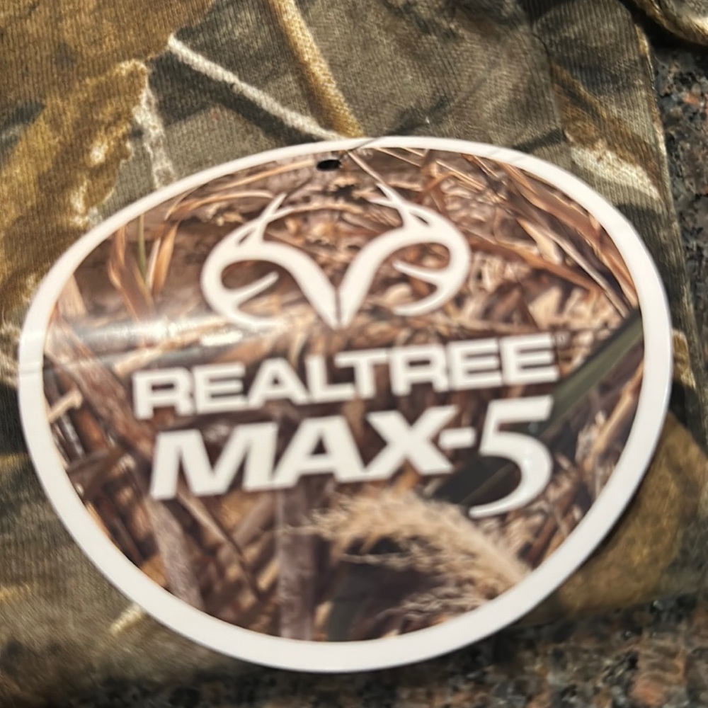 Brand-new men’s size small real tree, extra G T-shirt